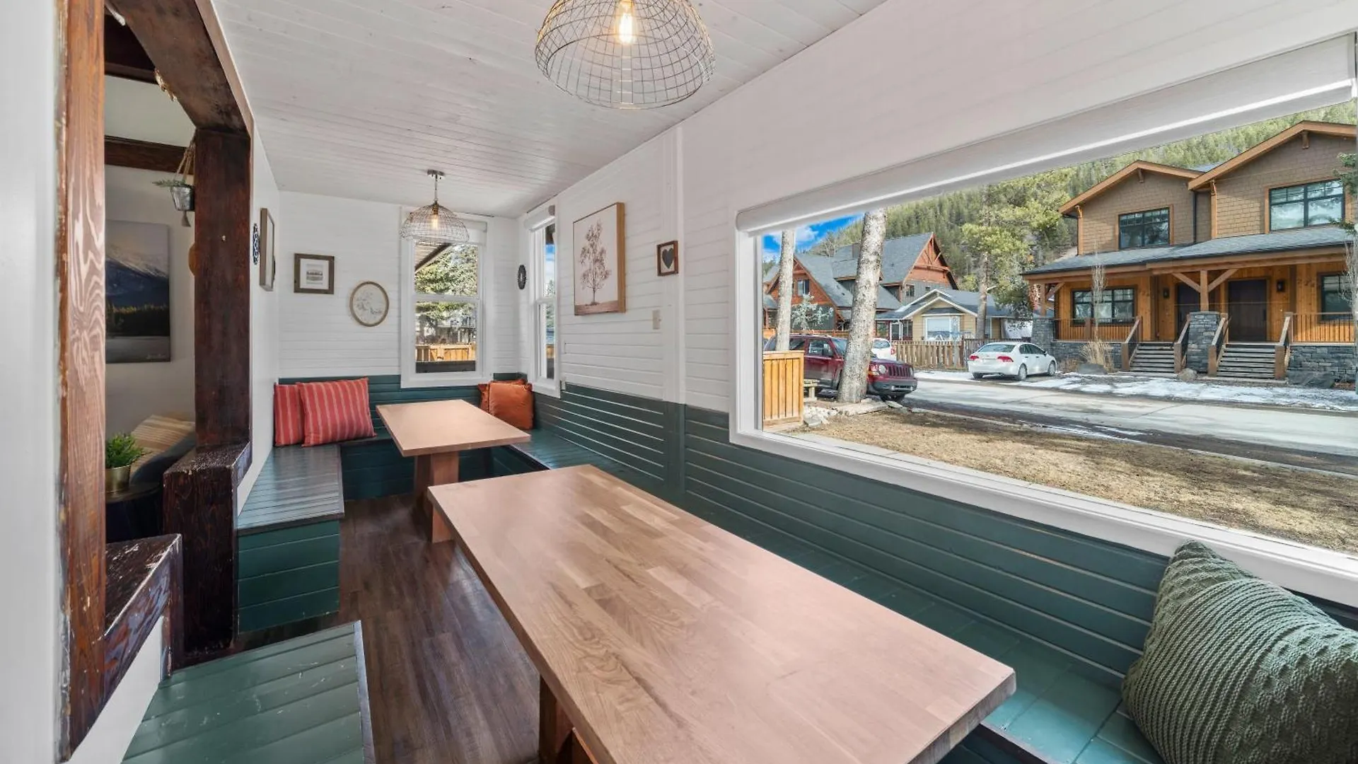 Casa vacanze Villa Mountain View Retreat In The Heart Of Banff - Massive House Sleeps 23 Canada