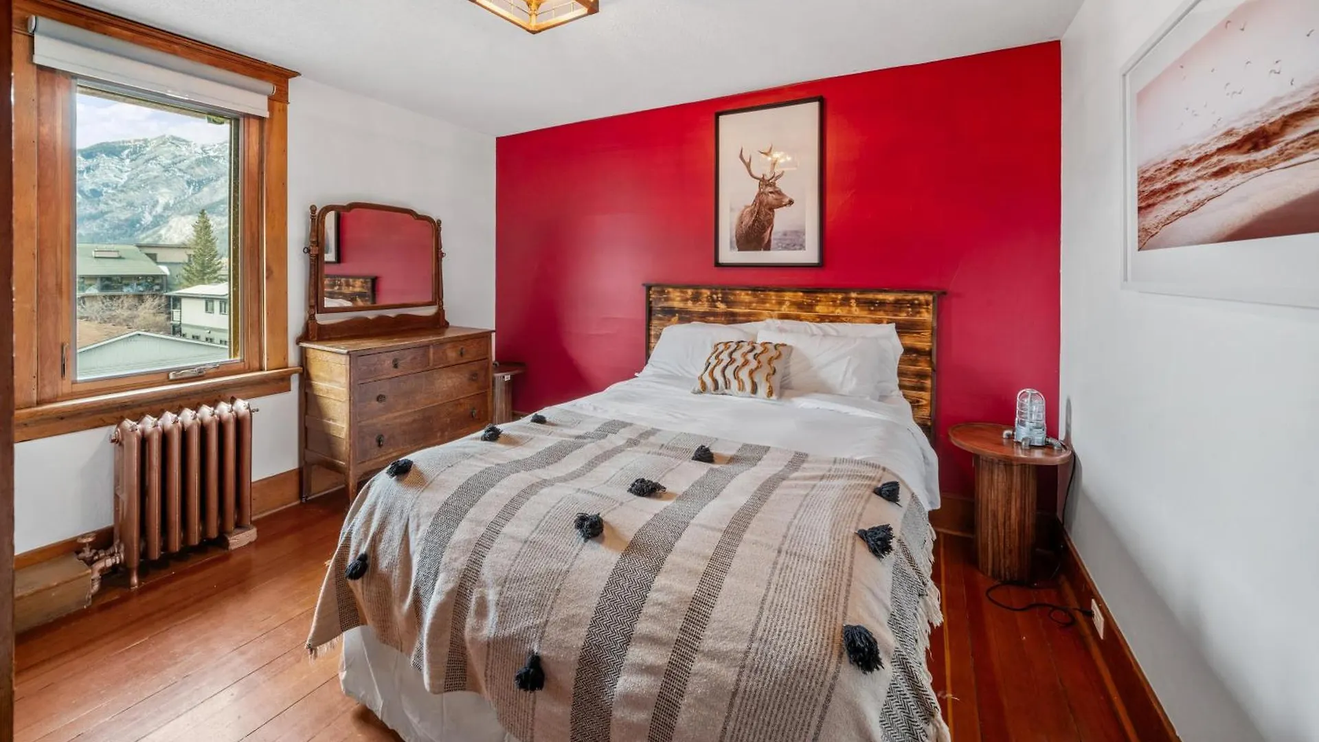 Villa Mountain View Retreat In The Heart Of Banff - Massive House Sleeps 23 Canada