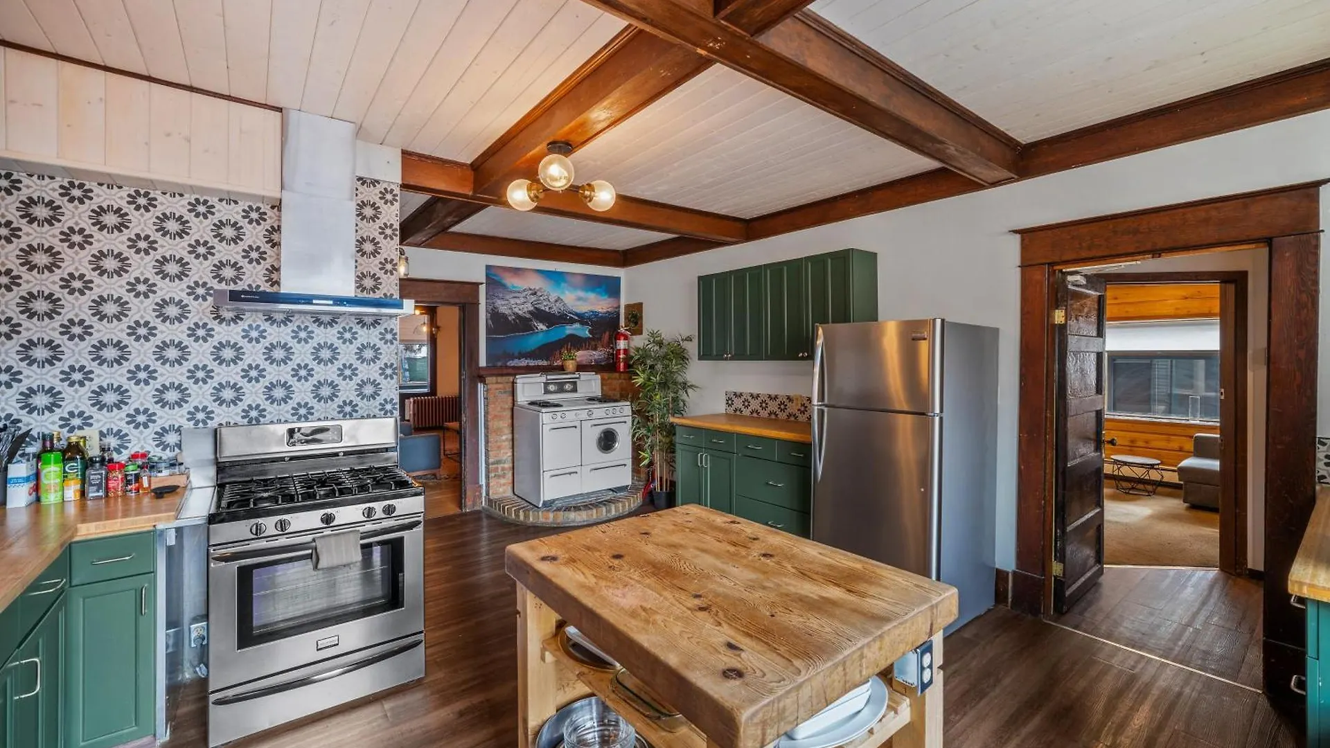 Villa Mountain View Retreat In The Heart Of Banff - Massive House Sleeps 23 Casa vacanze