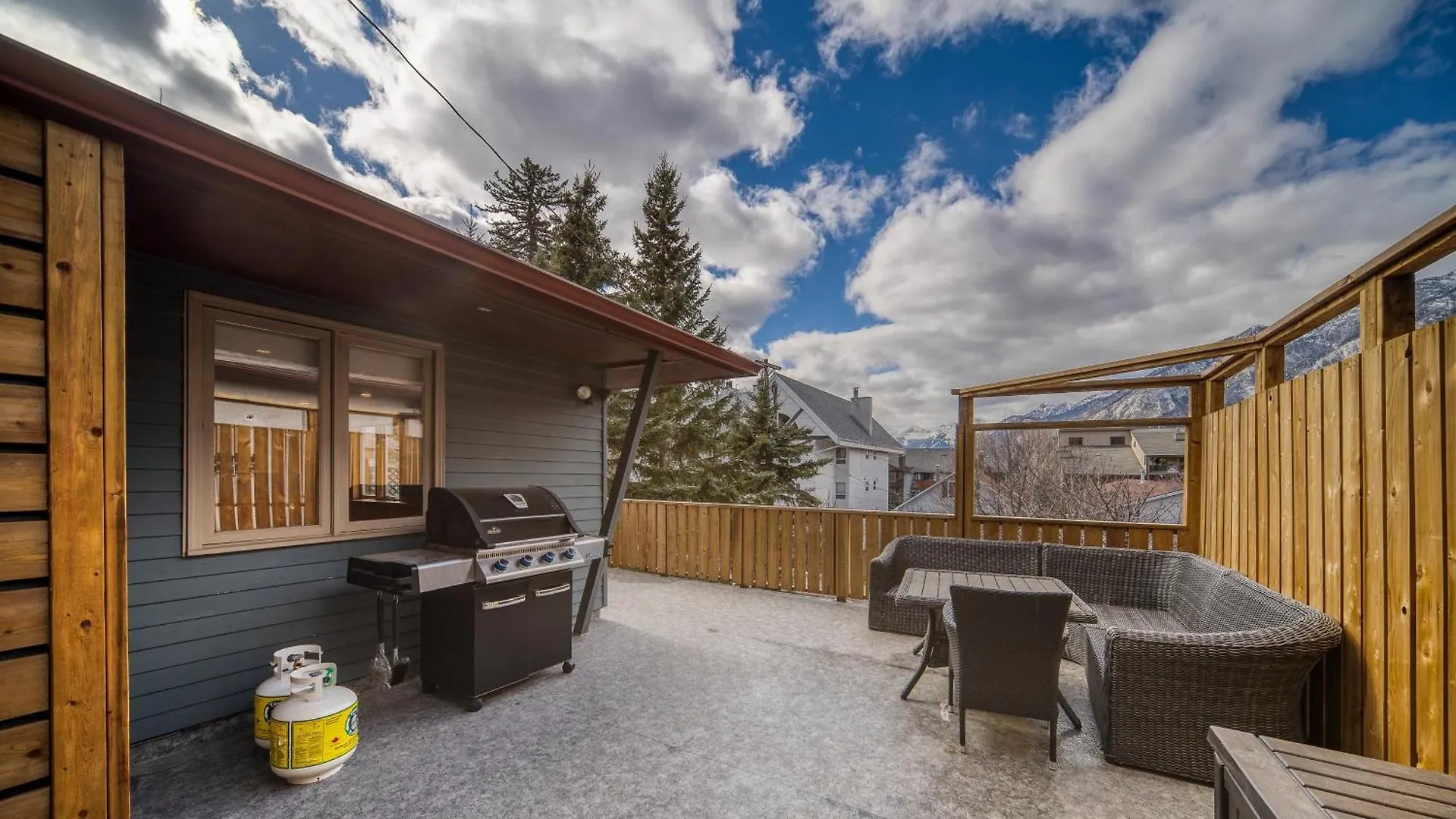 Mountain View Retreat In The Heart Of Banff - Massive House Sleeps 23 Villa Kanada