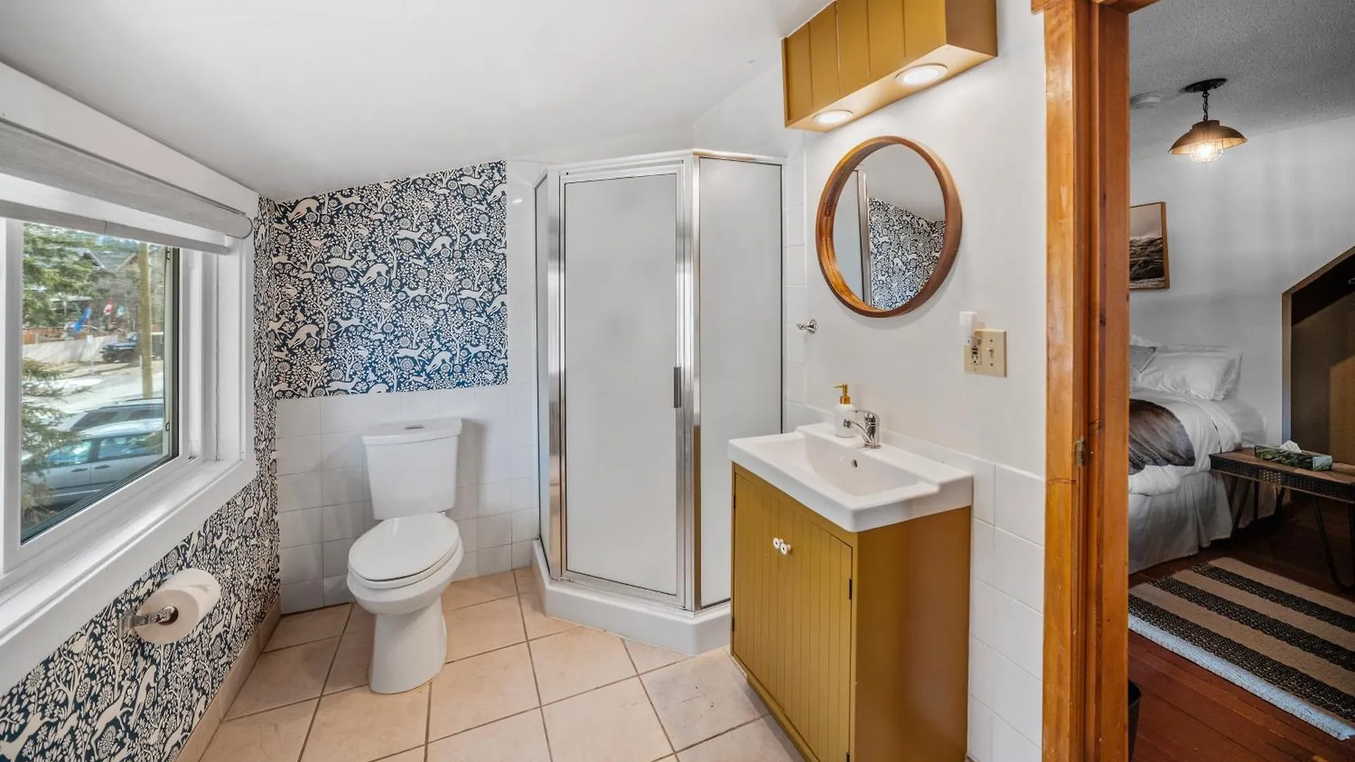 Mountain View Retreat In The Heart Of Banff - Massive House Sleeps 23 Villa Tatil Evi